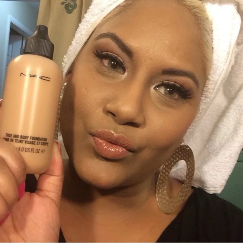 Authentic MAC Cosmetics Studio Face and Body Foundation - Tan (New), Shade: C7 - Picture 6 of 6
